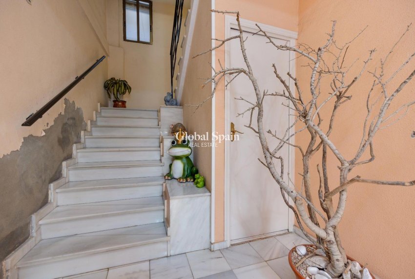 Resale - APARTMENT -
TORREVIEJA - Center