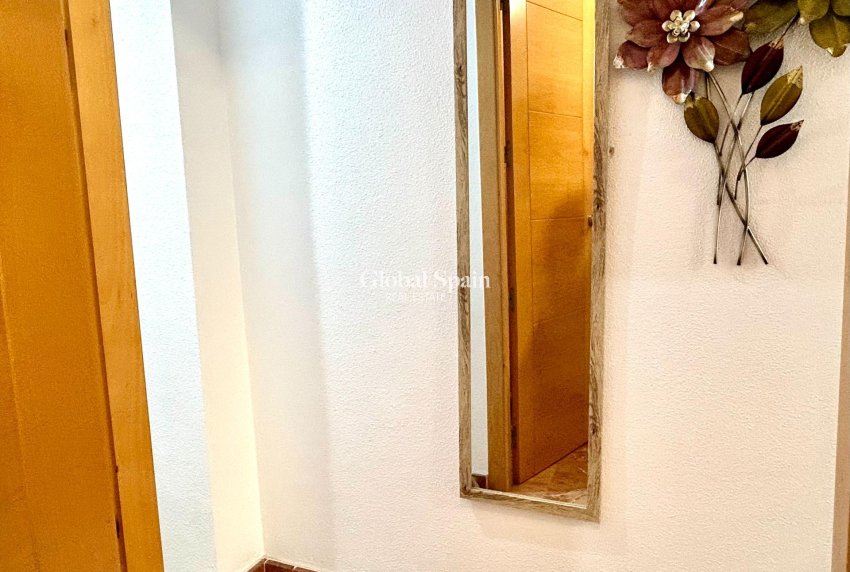 Resale - APARTMENT -
TORREVIEJA - Center