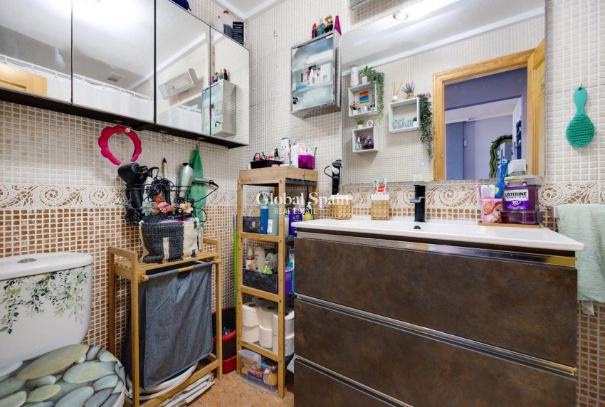 Resale - APARTMENT -
TORREVIEJA - Center