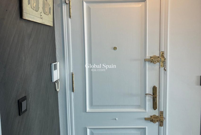 Resale - APARTMENT -
TORREVIEJA - Center