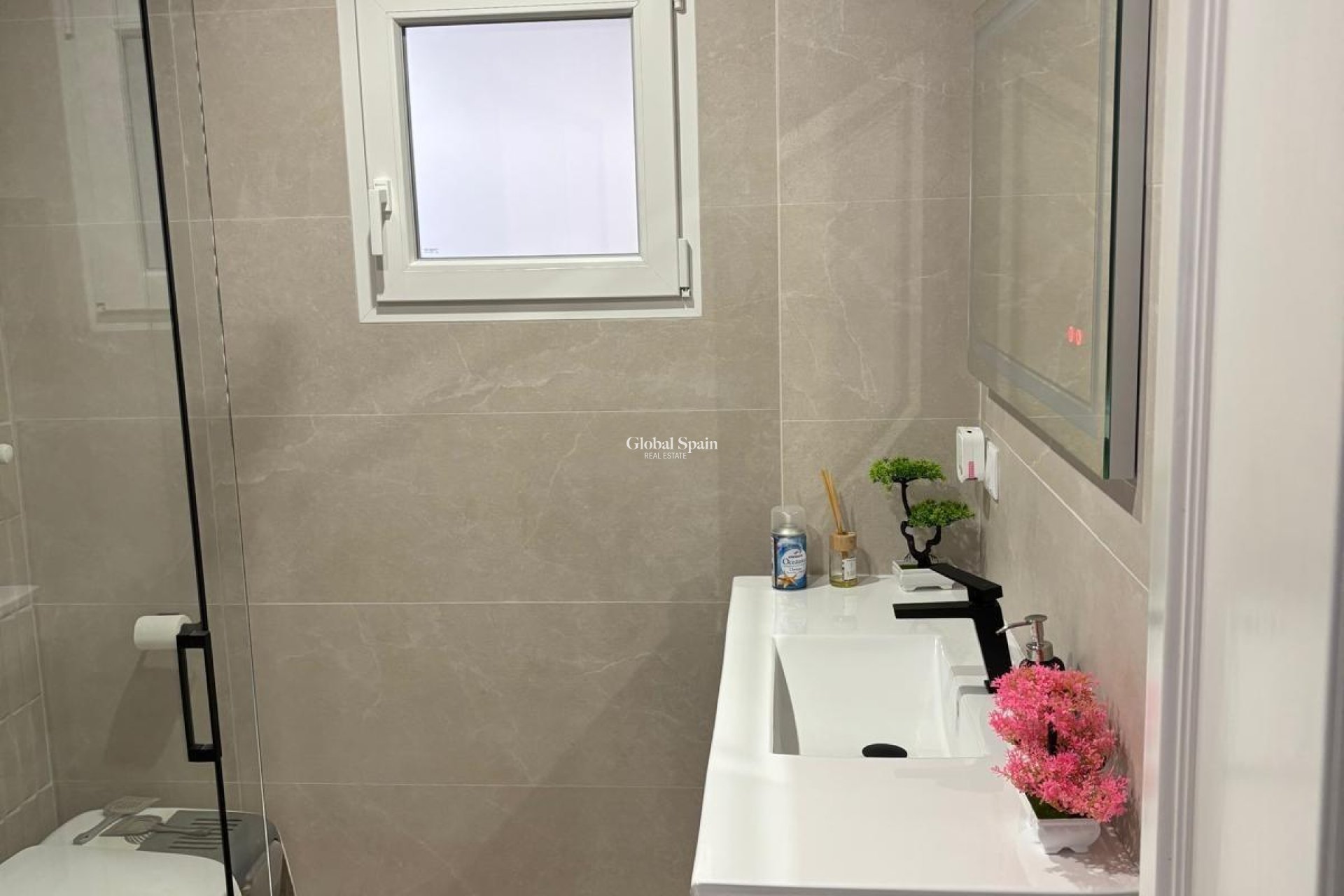 Resale - APARTMENT -
TORREVIEJA - Center