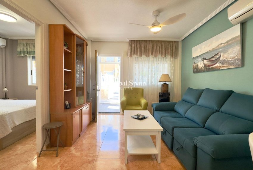 Resale - APARTMENT -
TORREVIEJA - Center