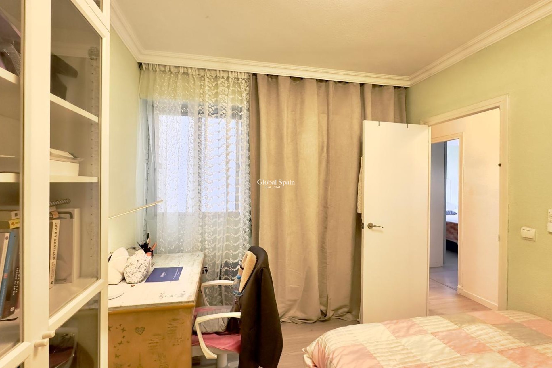Resale - APARTMENT -
TORREVIEJA - Center