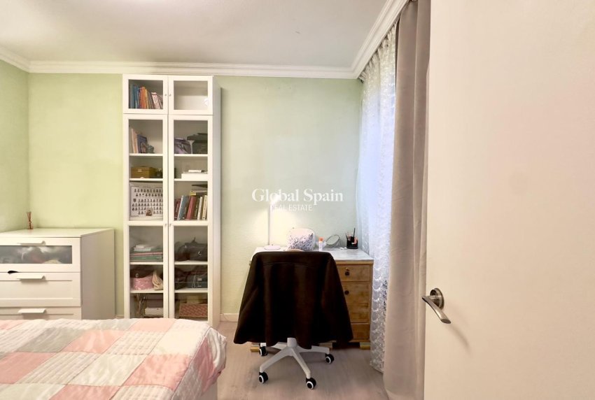 Resale - APARTMENT -
TORREVIEJA - Center