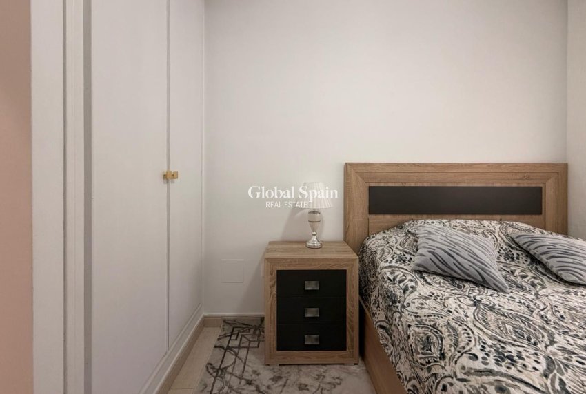 Resale - APARTMENT -
TORREVIEJA - Center