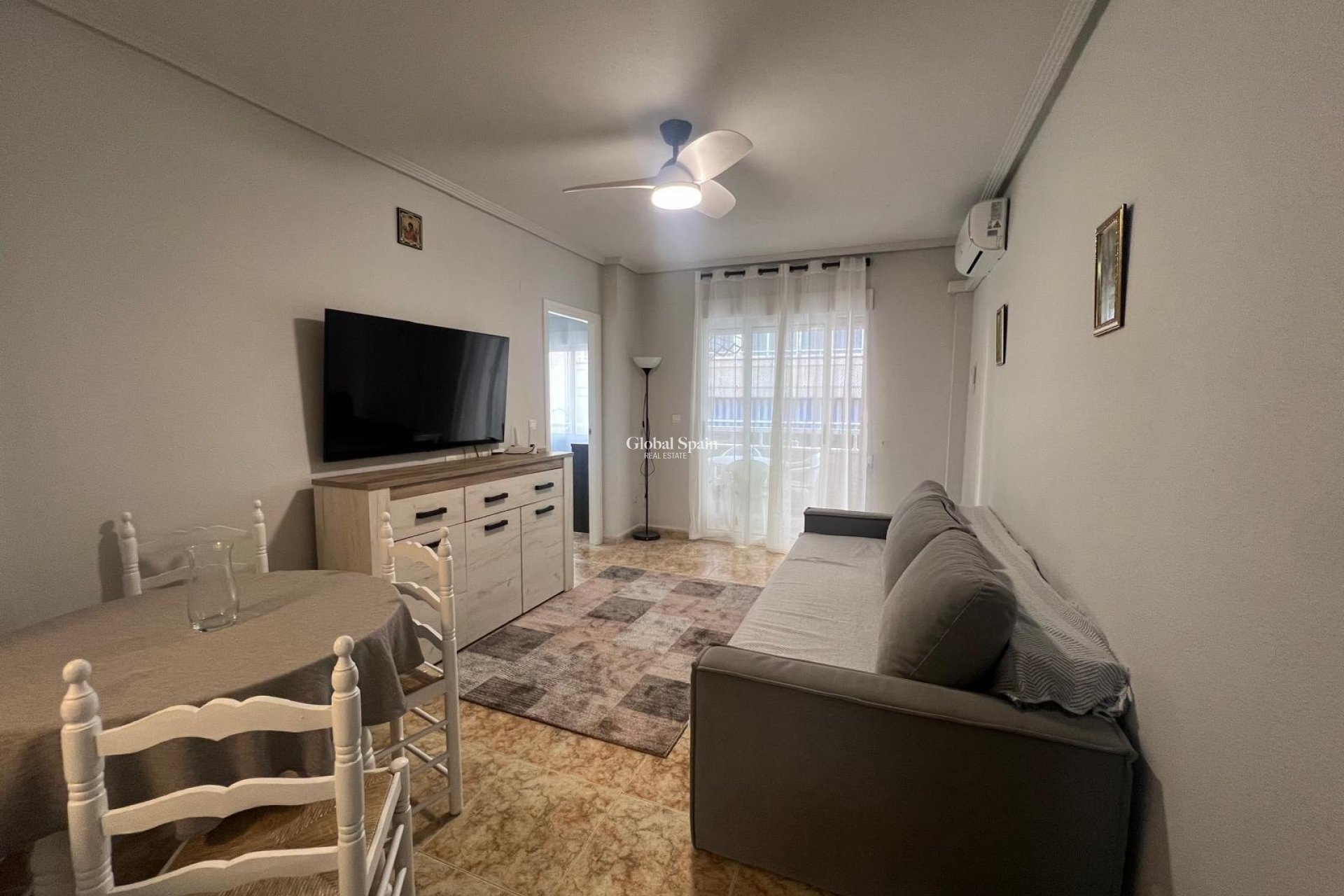 Resale - APARTMENT -
TORREVIEJA - Center