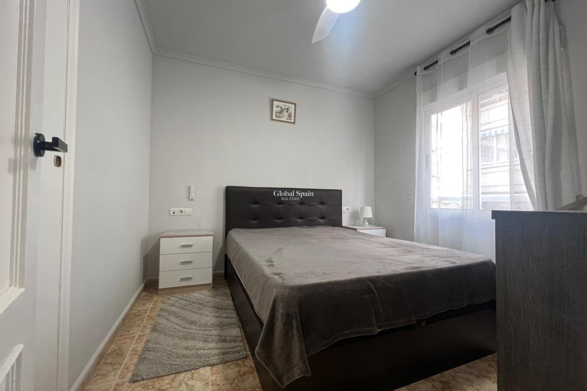 Resale - APARTMENT -
TORREVIEJA - Center