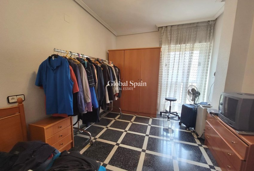 Resale - APARTMENT -
TORREVIEJA - Center