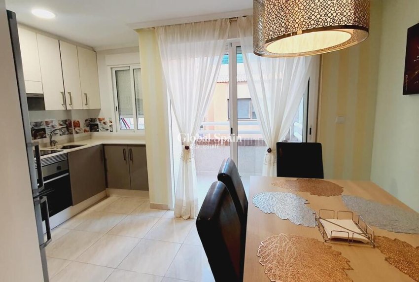 Resale - APARTMENT -
TORREVIEJA - Center