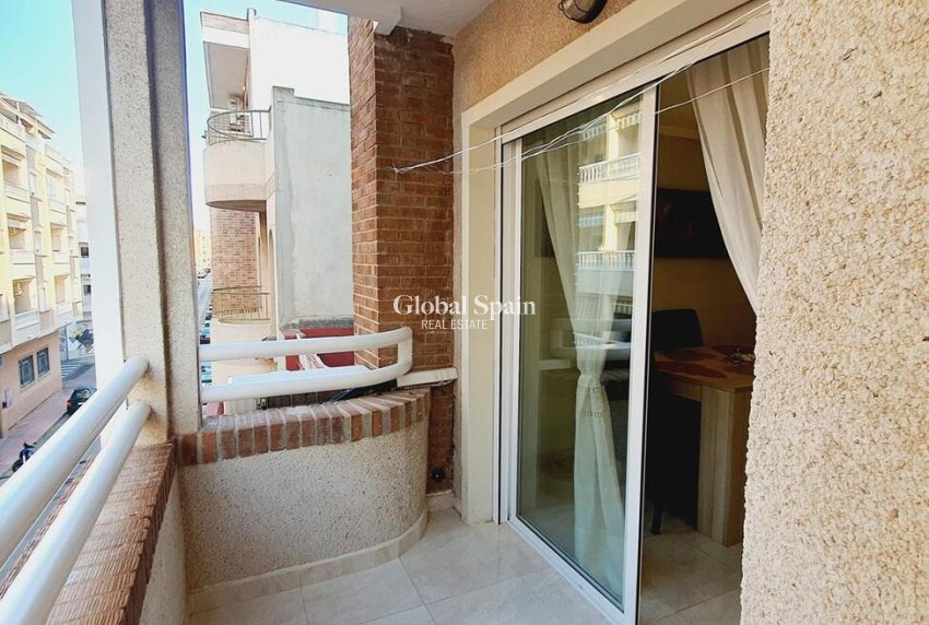 Resale - APARTMENT -
TORREVIEJA - Center