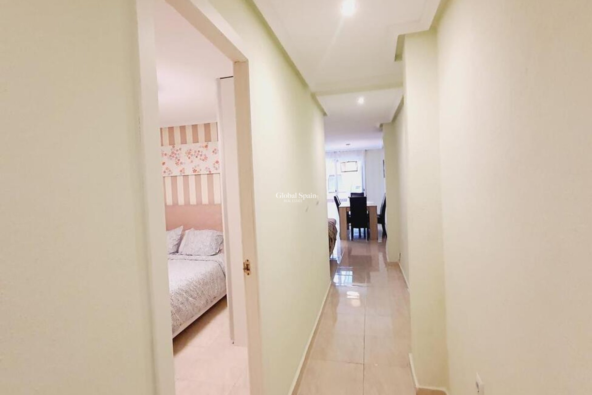 Resale - APARTMENT -
TORREVIEJA - Center