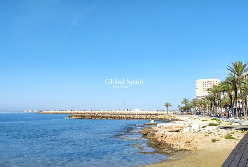 Resale - APARTMENT -
TORREVIEJA - Center