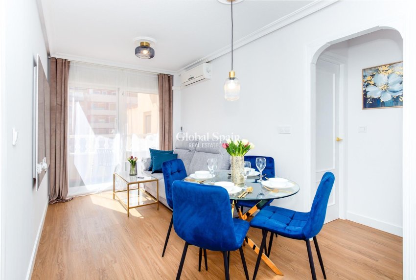 Resale - APARTMENT -
TORREVIEJA - Center