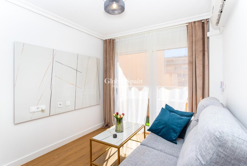 Resale - APARTMENT -
TORREVIEJA - Center