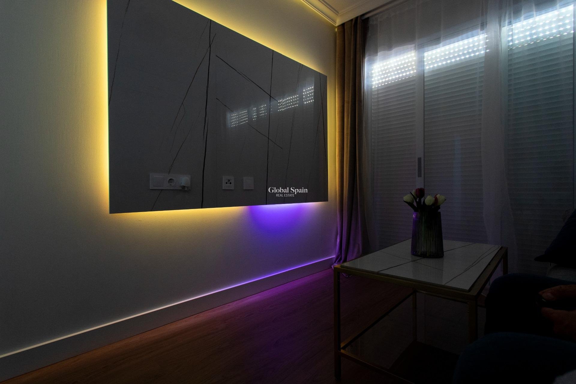 Resale - APARTMENT -
TORREVIEJA - Center