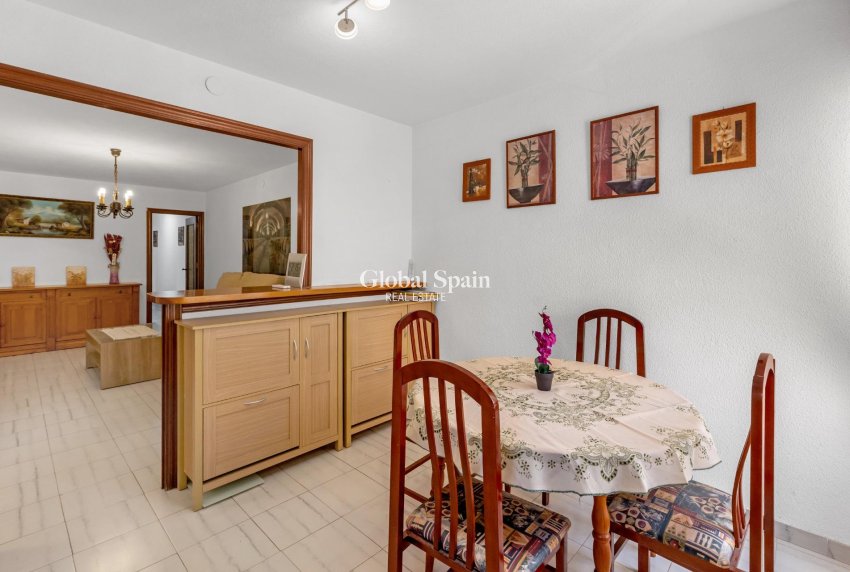 Resale - APARTMENT -
TORREVIEJA - Center