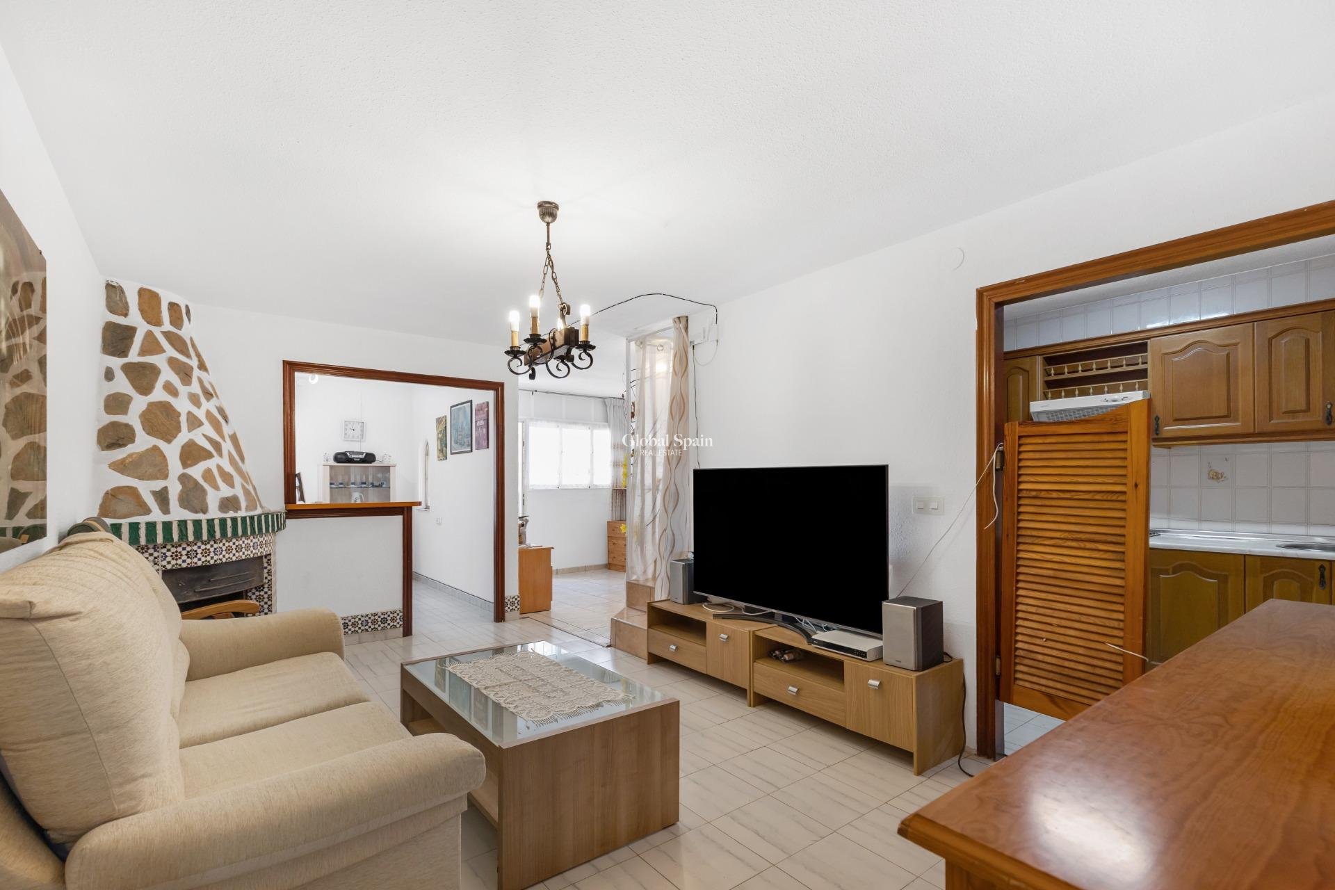 Resale - APARTMENT -
TORREVIEJA - Center