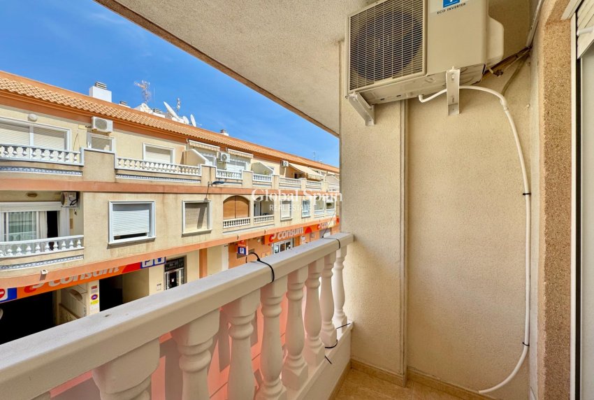Resale - APARTMENT -
TORREVIEJA - Center