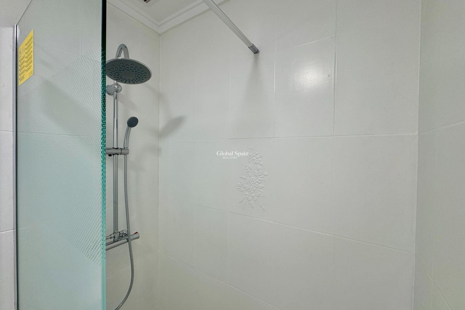 Resale - APARTMENT -
TORREVIEJA - Center