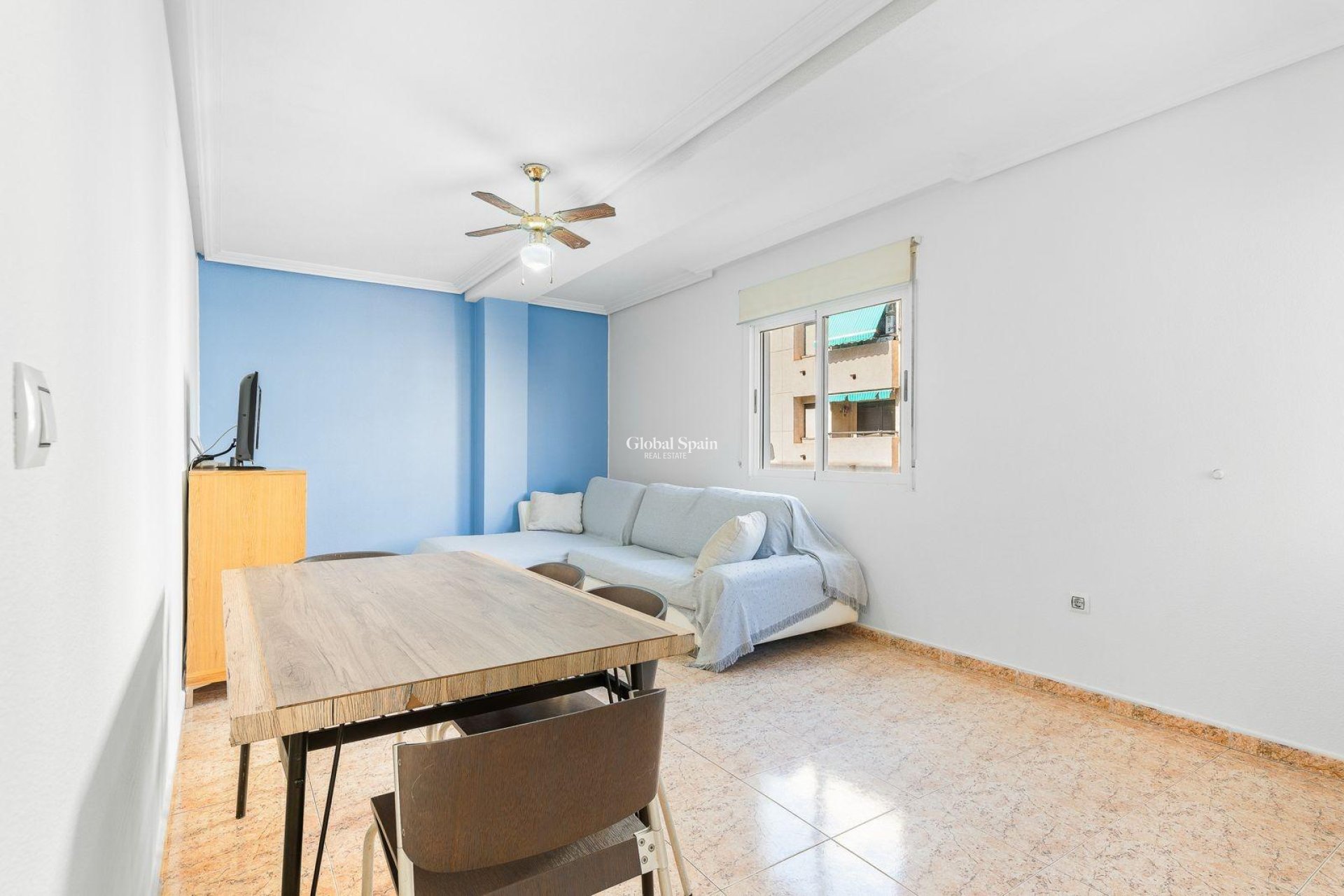 Resale - APARTMENT -
TORREVIEJA - Center