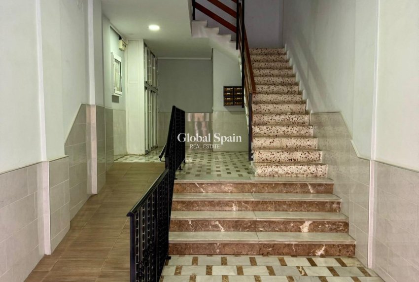 Resale - APARTMENT -
TORREVIEJA - Center