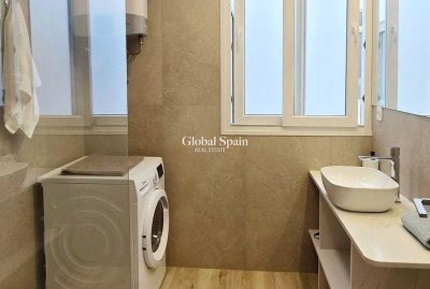 Resale - APARTMENT -
TORREVIEJA - Center