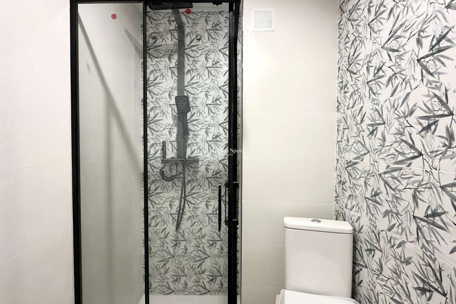 Resale - APARTMENT -
TORREVIEJA - Center