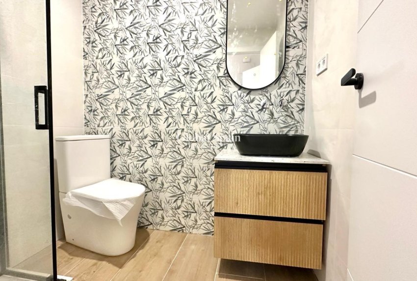 Resale - APARTMENT -
TORREVIEJA - Center