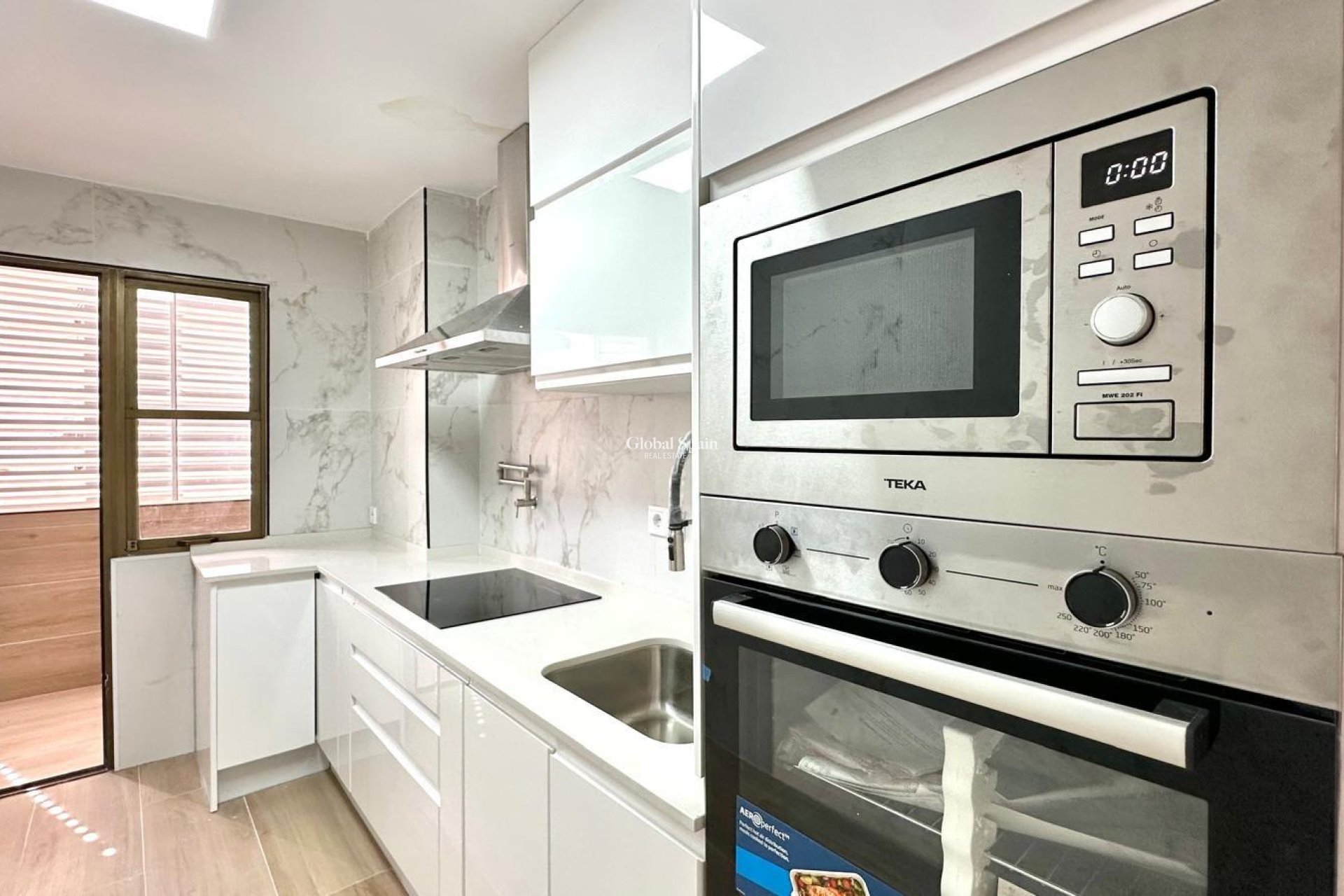 Resale - APARTMENT -
TORREVIEJA - Center