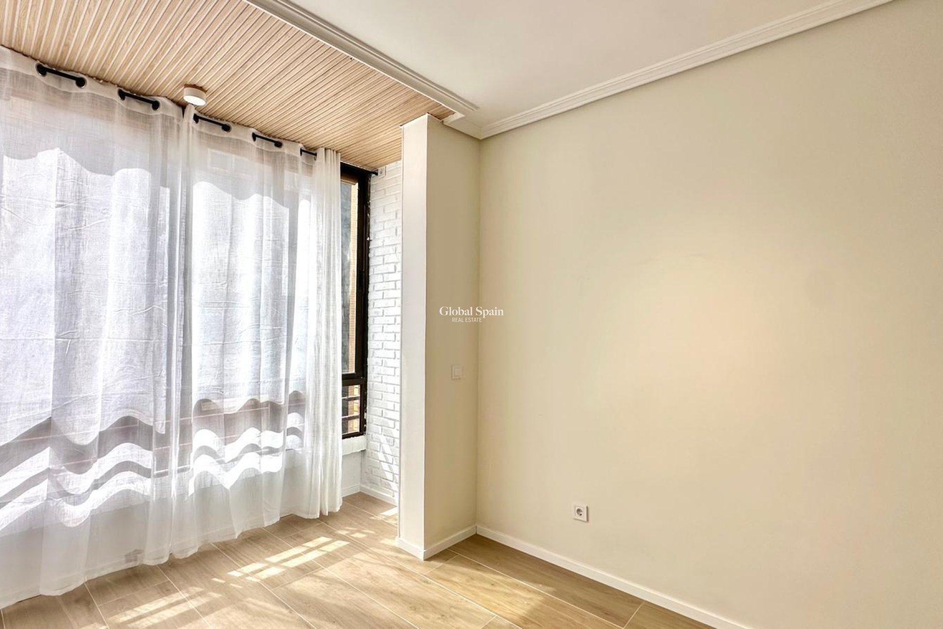 Resale - APARTMENT -
TORREVIEJA - Center