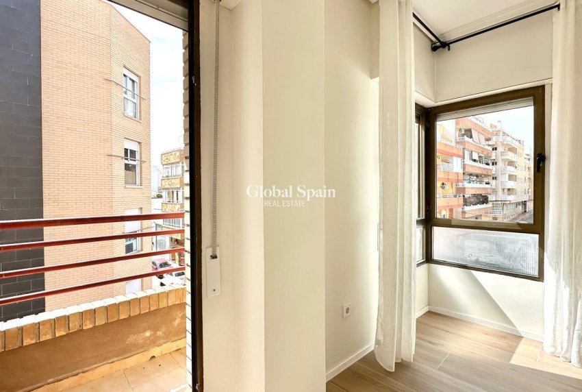 Resale - APARTMENT -
TORREVIEJA - Center
