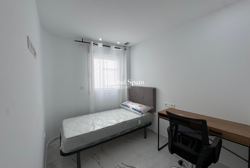 Resale - APARTMENT -
TORREVIEJA - Center