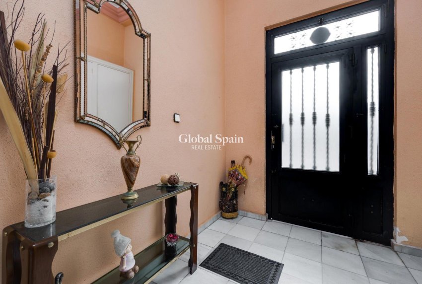Resale - APARTMENT -
TORREVIEJA - Center