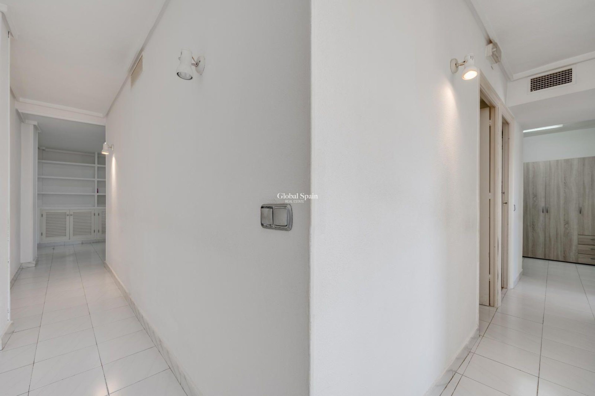 Resale - APARTMENT -
TORREVIEJA - Center