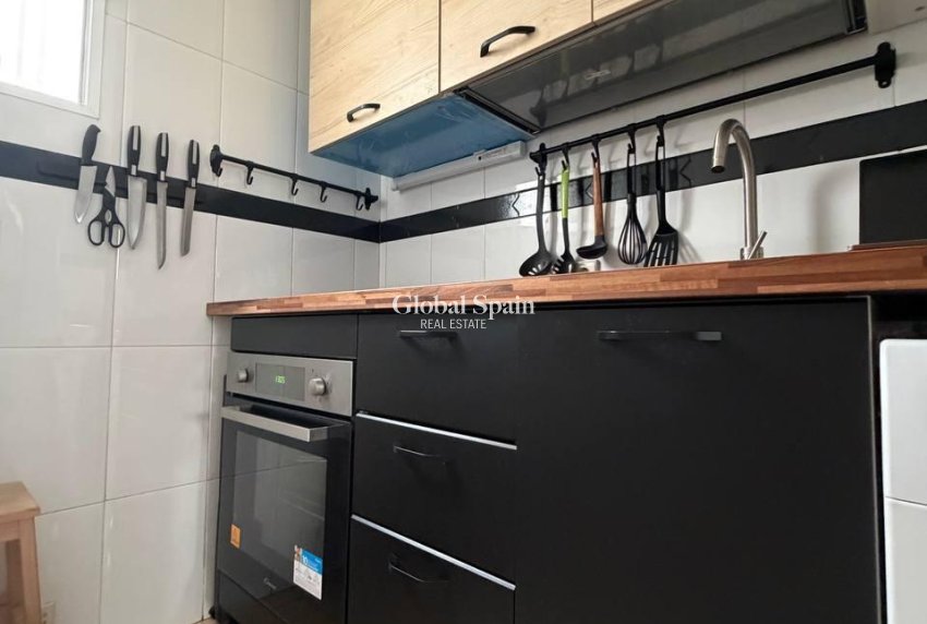 Resale - APARTMENT -
TORREVIEJA - Center