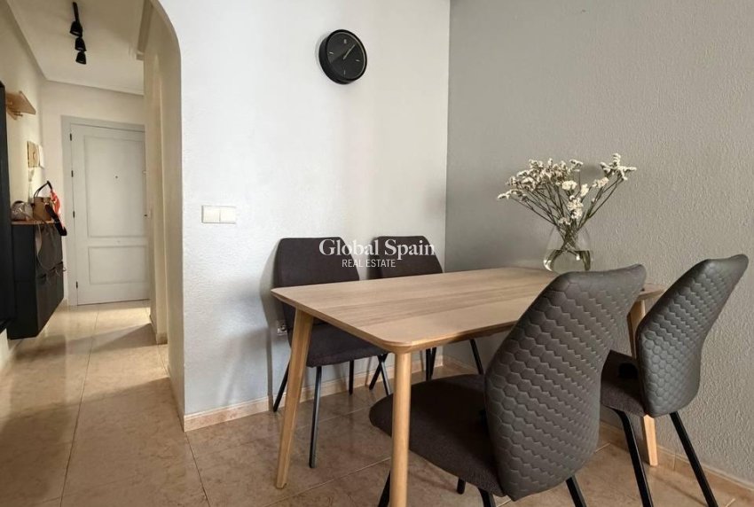 Resale - APARTMENT -
TORREVIEJA - Center