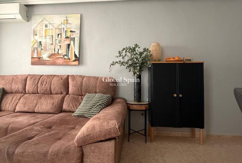 Resale - APARTMENT -
TORREVIEJA - Center