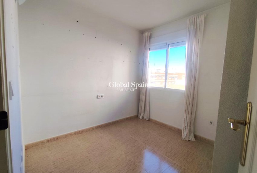 Resale - APARTMENT -
TORREVIEJA - Center