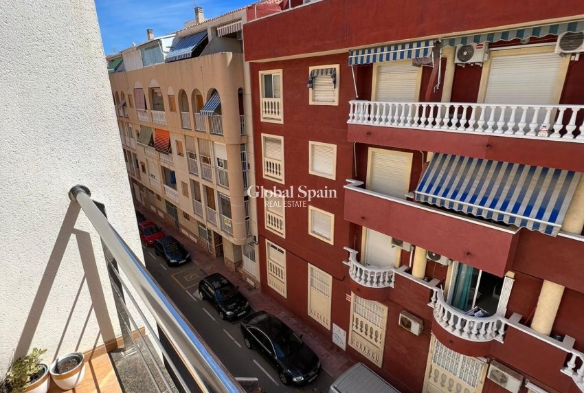 Resale - APARTMENT -
TORREVIEJA - Center