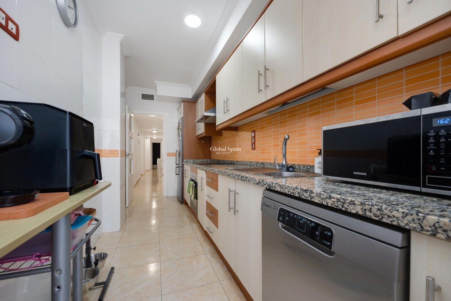 Resale - APARTMENT -
TORREVIEJA - Center