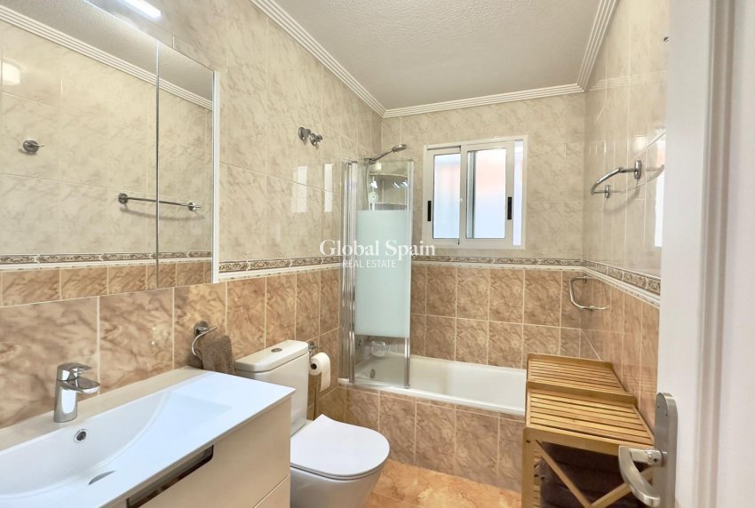 Resale - APARTMENT -
TORREVIEJA - Center