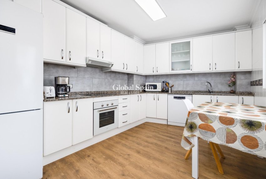 Resale - APARTMENT -
TORREVIEJA - Center