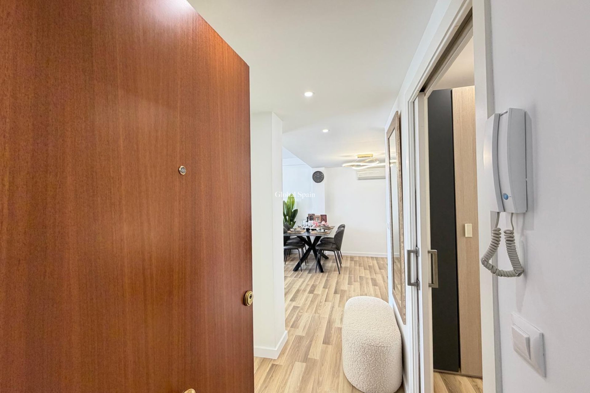 Resale - APARTMENT -
TORREVIEJA - Center