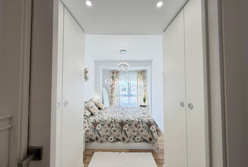 Resale - APARTMENT -
TORREVIEJA - Center