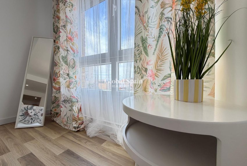 Resale - APARTMENT -
TORREVIEJA - Center