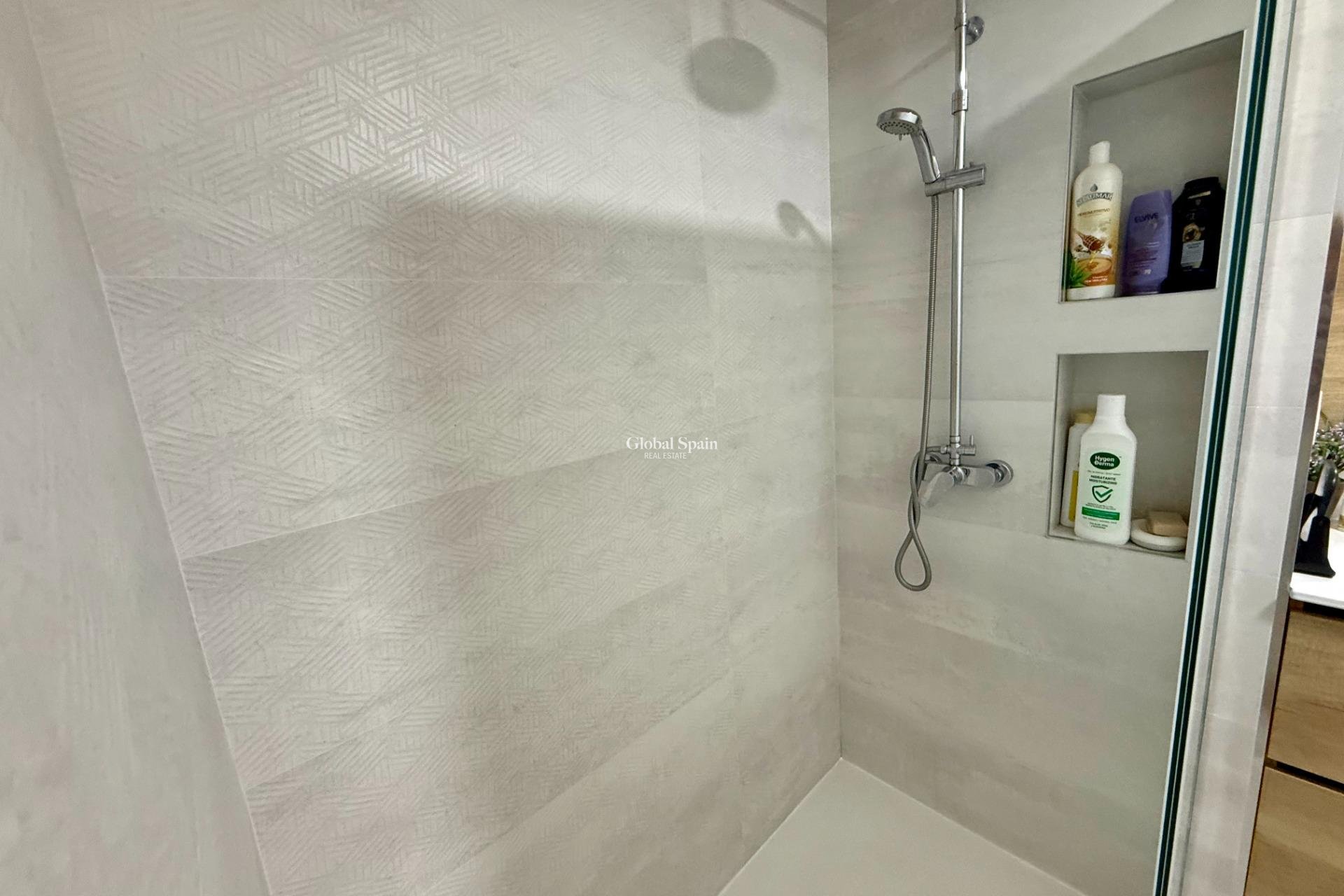 Resale - APARTMENT -
TORREVIEJA - Center