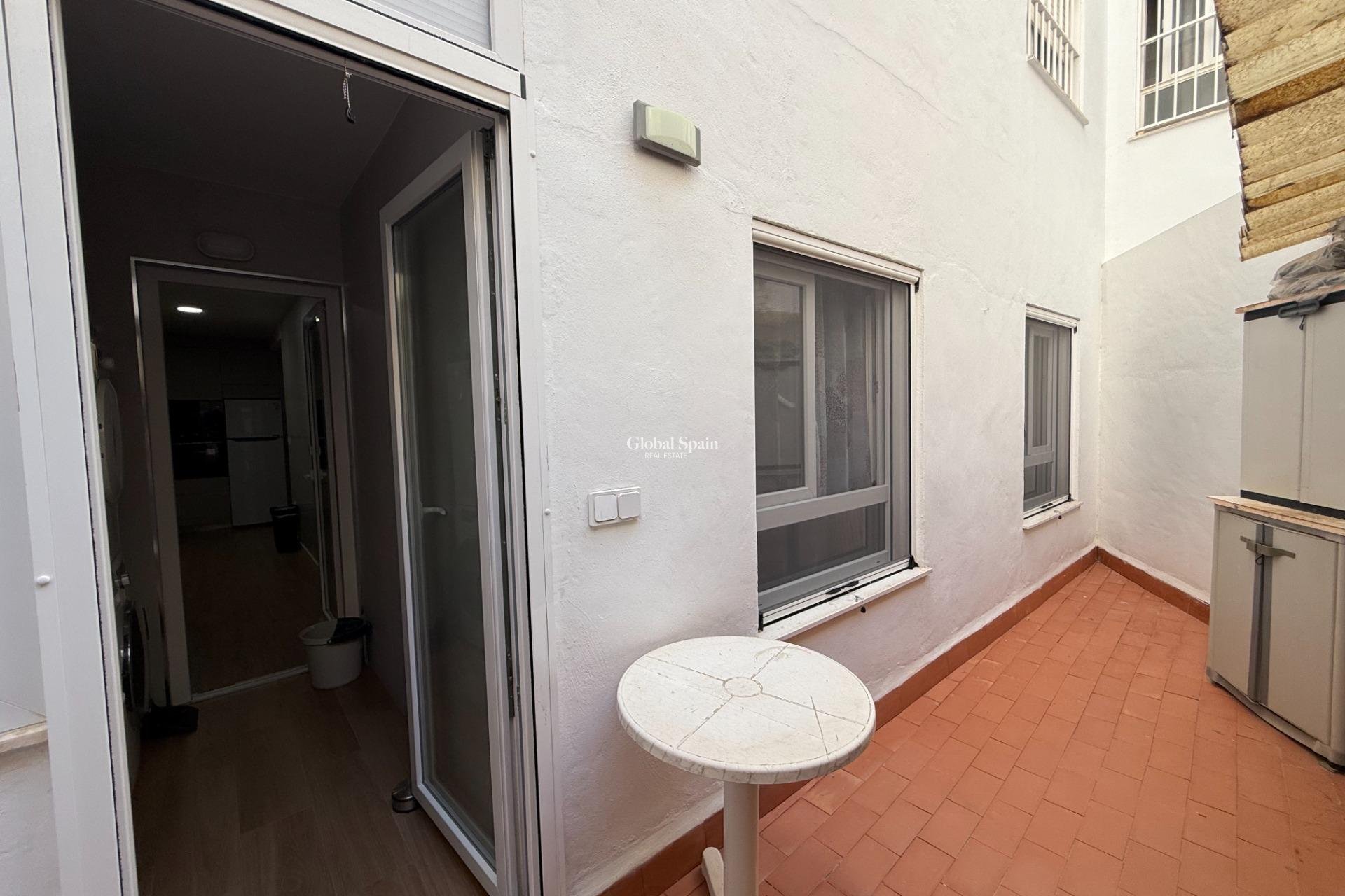 Resale - APARTMENT -
TORREVIEJA - Center
