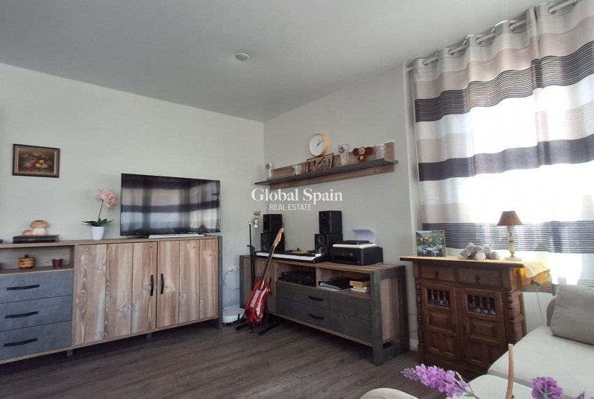 Resale - APARTMENT -
TORREVIEJA - Center