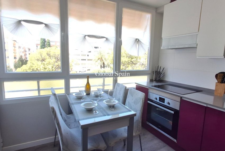 Resale - APARTMENT -
TORREVIEJA - Center
