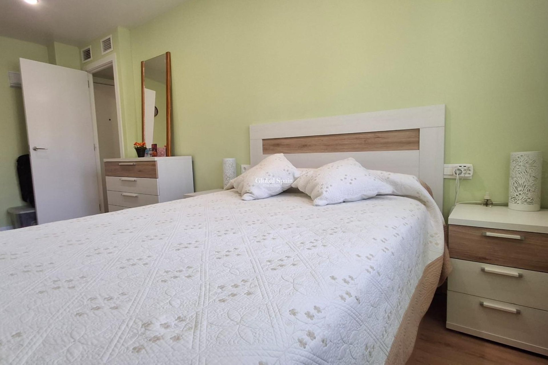 Resale - APARTMENT -
TORREVIEJA - Center